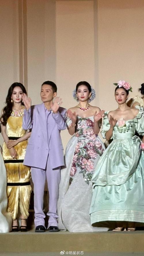 女明星合影照里的“小心机”，谁站C位一目了然