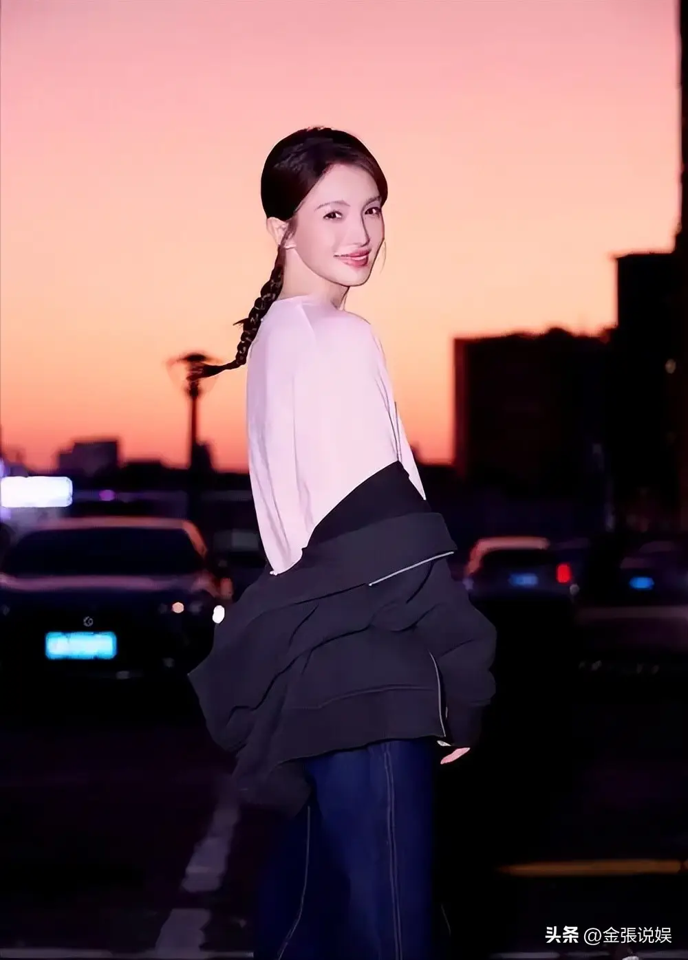 女明星脸上有疤痕_金晨鼻子翻车 高清镜头暴露疤痕 网友质疑演技外貌