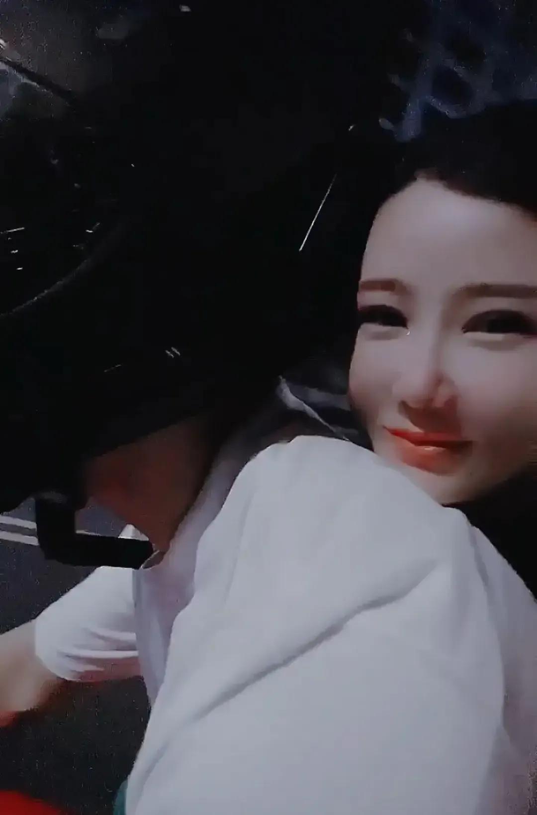 网红八卦王四妹是谁呀-_网红安若溪离婚带娃_美女网红安若溪情人节出轨