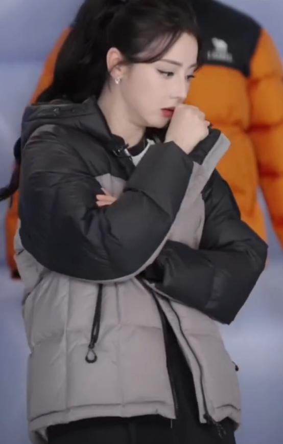 内娱女明星健康问题_明星热点迪丽热巴,_33岁迪丽热巴生病现状